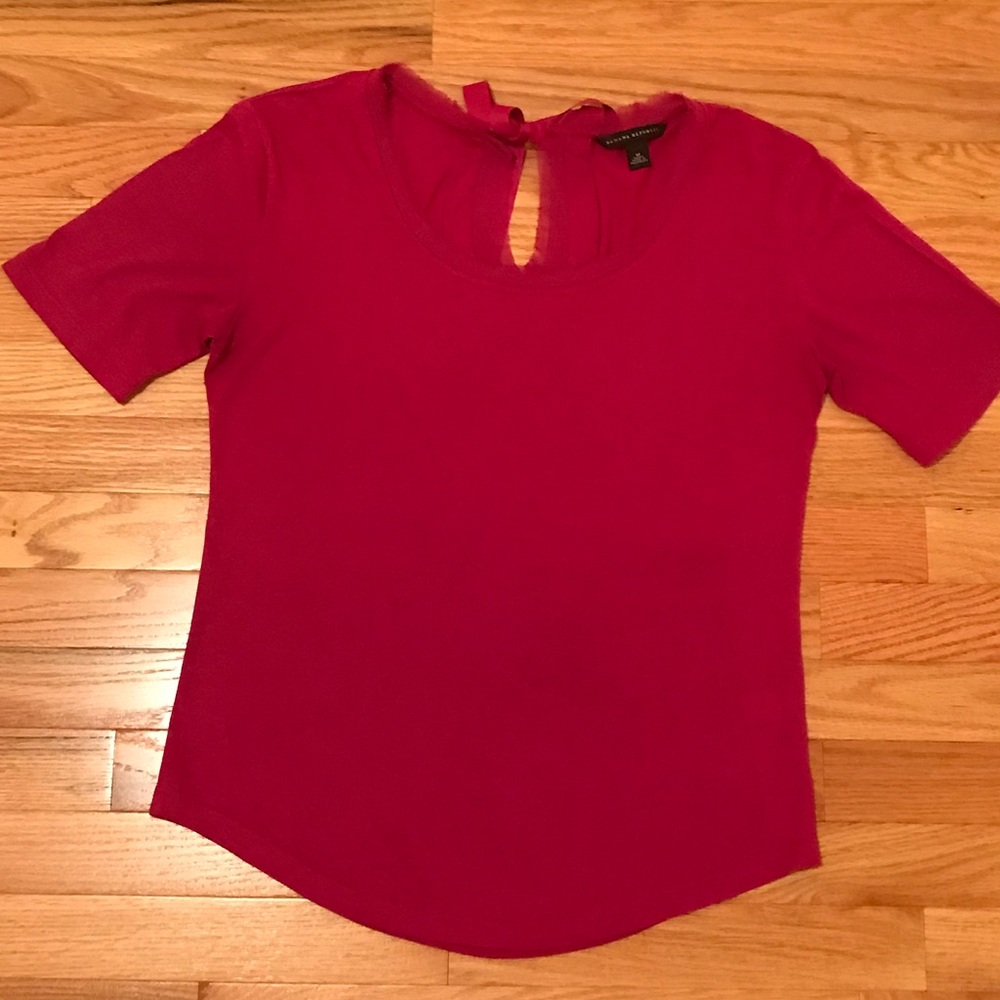 Simple Banana Republic Top with Elegant Detailing